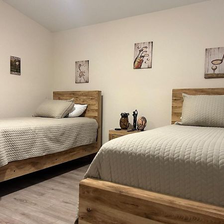 Walking Distance To Stagecoach Villa Indio Luaran gambar